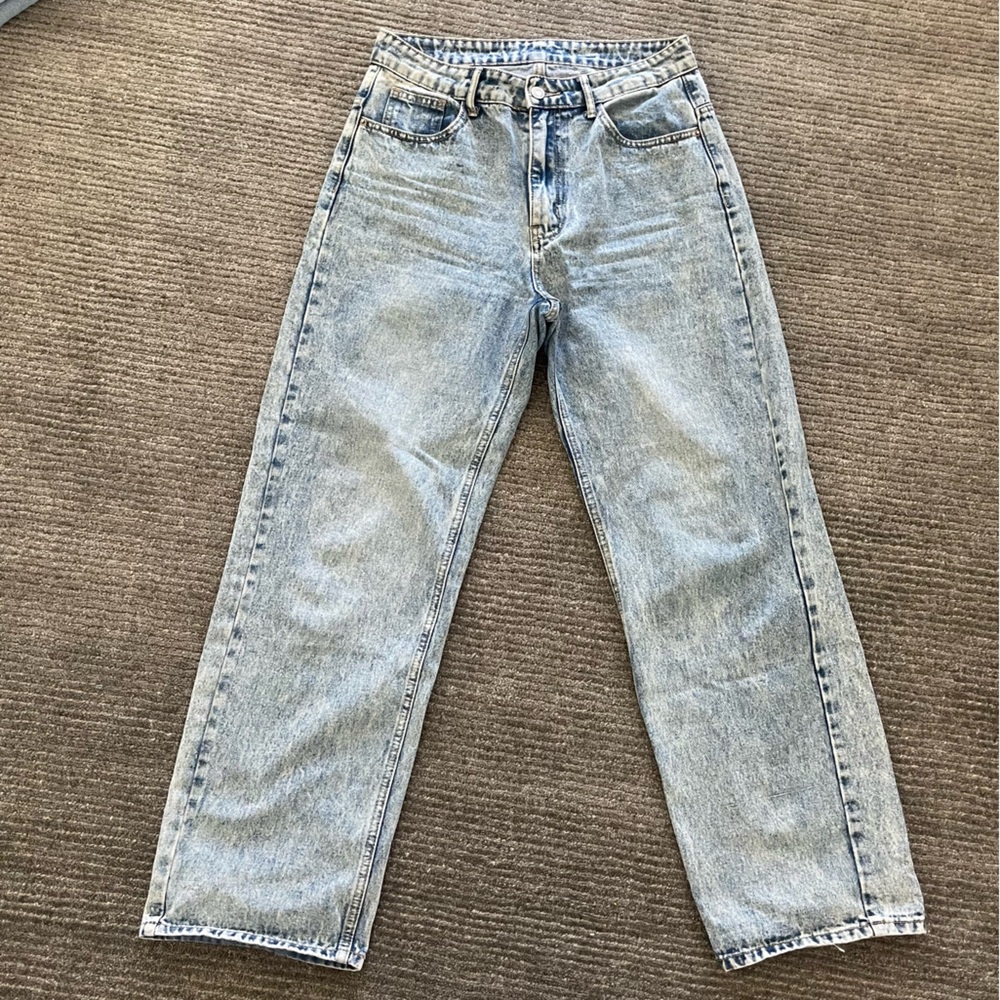 Shein Wide leg jeans. Cute adjustable buckle in the back size 30
